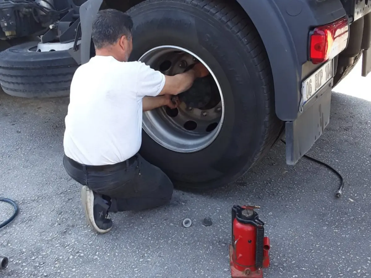 Bozcaada Oto Lastikçi